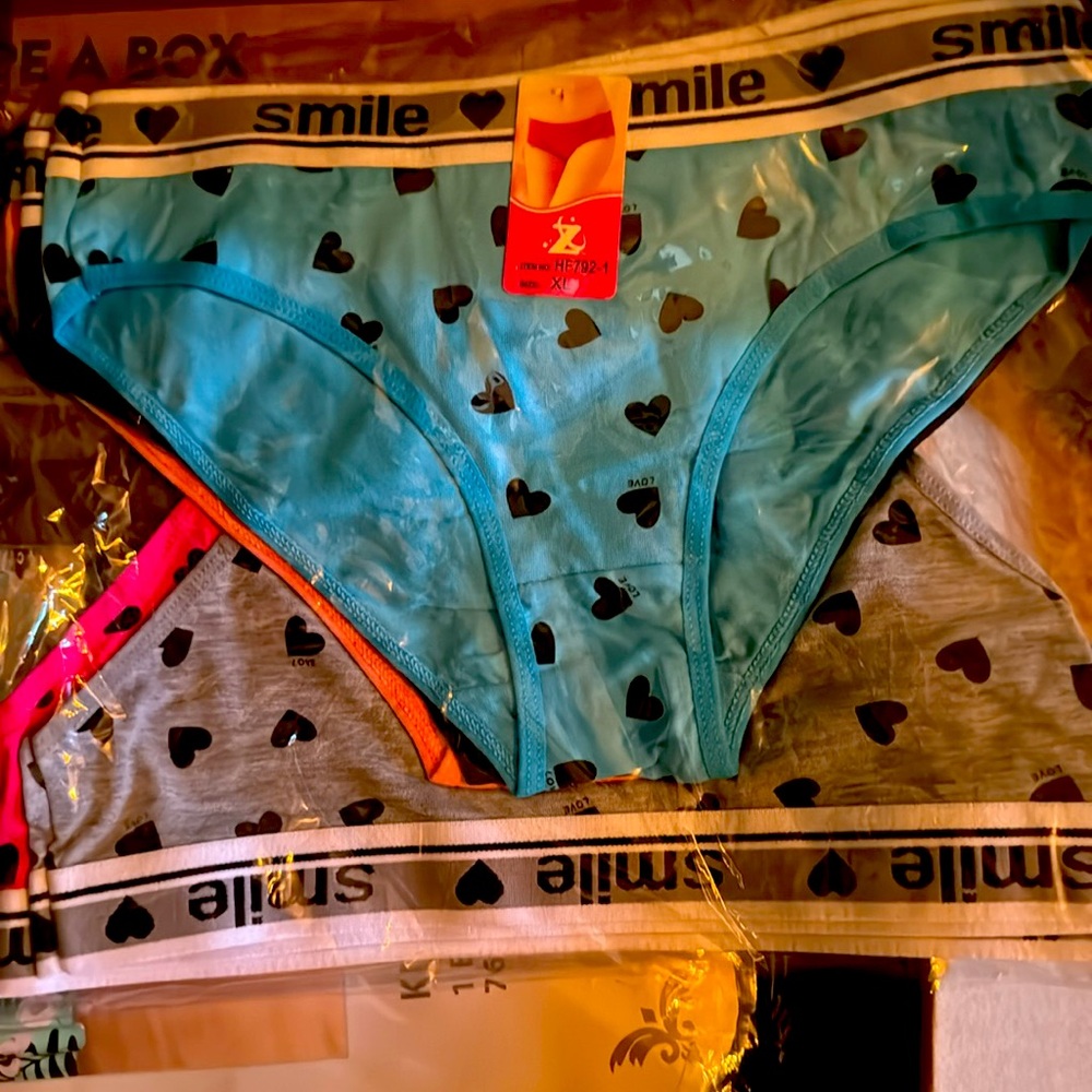 Xl it’s very Good and cheap